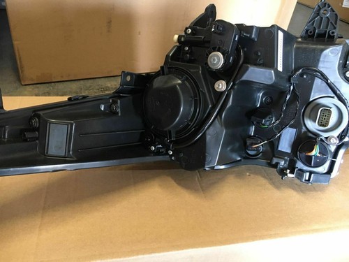 Headlight Halogen Projector RH Pasger Side Fit Cadillac 2013-2019 ATS 23236366 - Picture 7 of 11