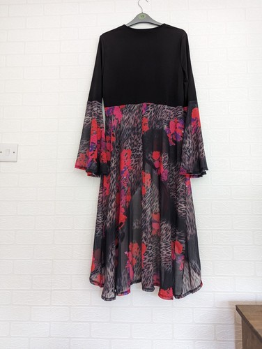 Venus Top Size 44 UK 16 Long Train Bell Sleeve - Picture 5 of 5