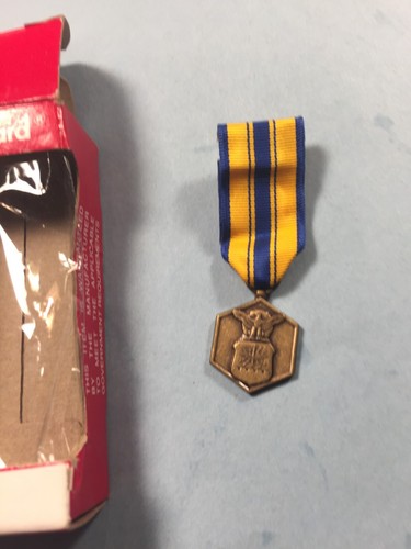 Miniature US Air Force Commendation Medal, Vanguard - (in org. box) - Picture 1 of 7