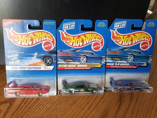 1970 Dodge Charger Daytona First Editions +2 Hot Wheels 3) - Picture 2 of 9