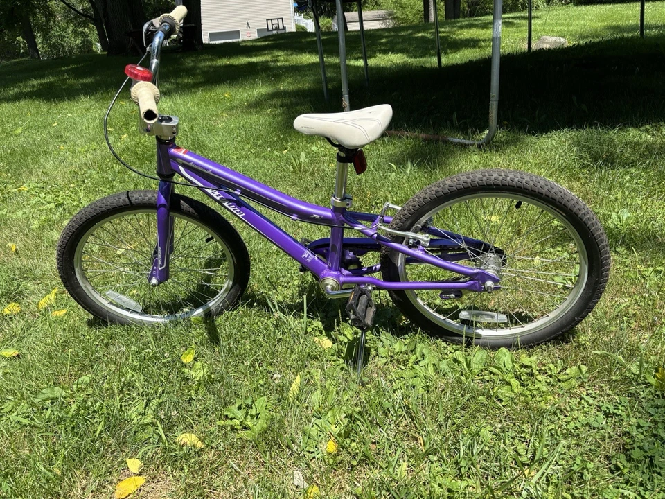 specialized Hot Rock 20 Bike Kids - Image 3 of 3