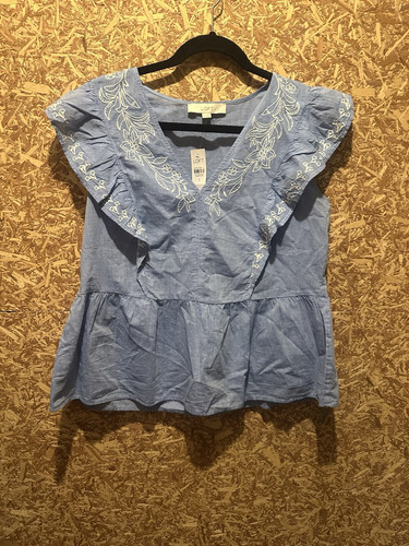 Loft Women’s Blue/White Embroidered Flutter Sleeve Top Size S
