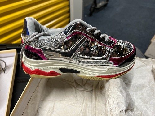 Tenis gruesos para mujer Yoki Tubuler 04 plateados multicolor brillo talla 7,5 nuevos en caja - Imagen 6 de 10