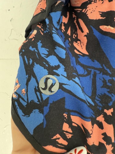 Lululemon Shorts Womens 4 Black Blue Pink Speed Up Printed Run Athletic Gym - Picture 4 of 5