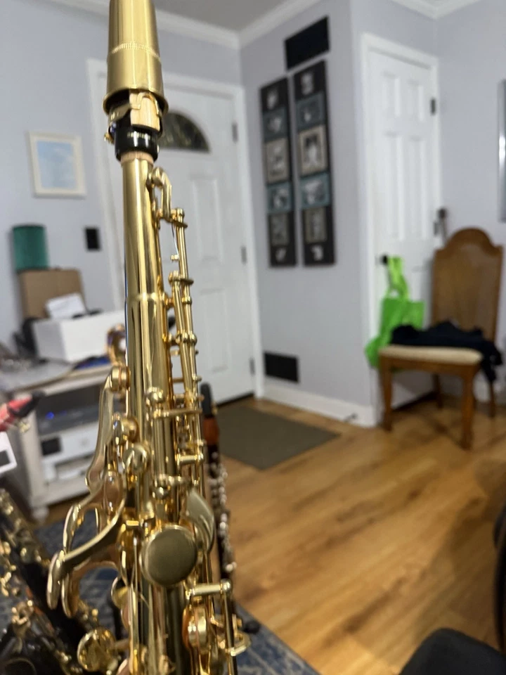 Saxofón Soprano Como Nuevo con Estuche Original 2 Boquillas Foto 3 de 4