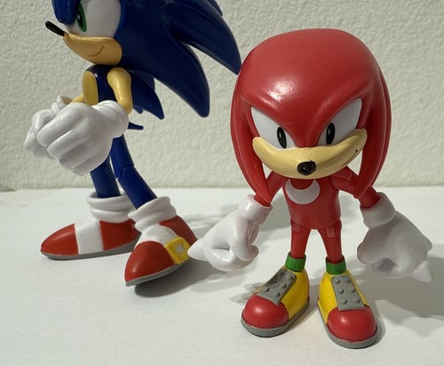SEGA Jakks Knuckles & Sonic the Hedgehog 2.5" & 4" Action Figure set Of Two - Picture 3 of 8
