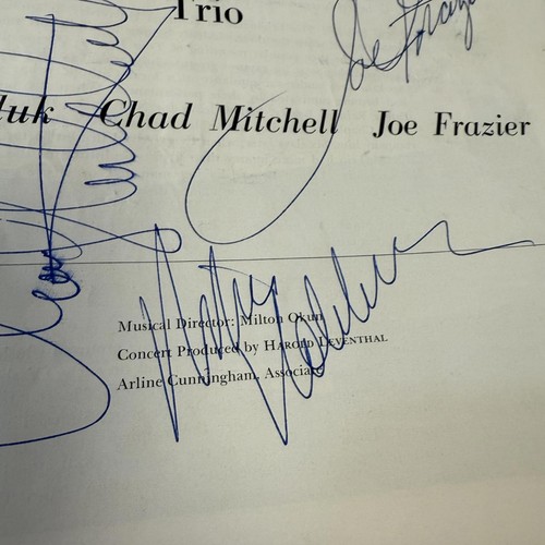 1964 Carnegie Hall Mitchell Trio Program Signed by Chad Mitchell & More - Picture 6 of 9
