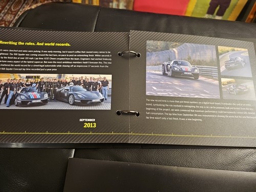Porsche 918 Spyder Metal Promotional Brochure Folder Exclusive Rare EUC AS IS - Bild 6 von 7