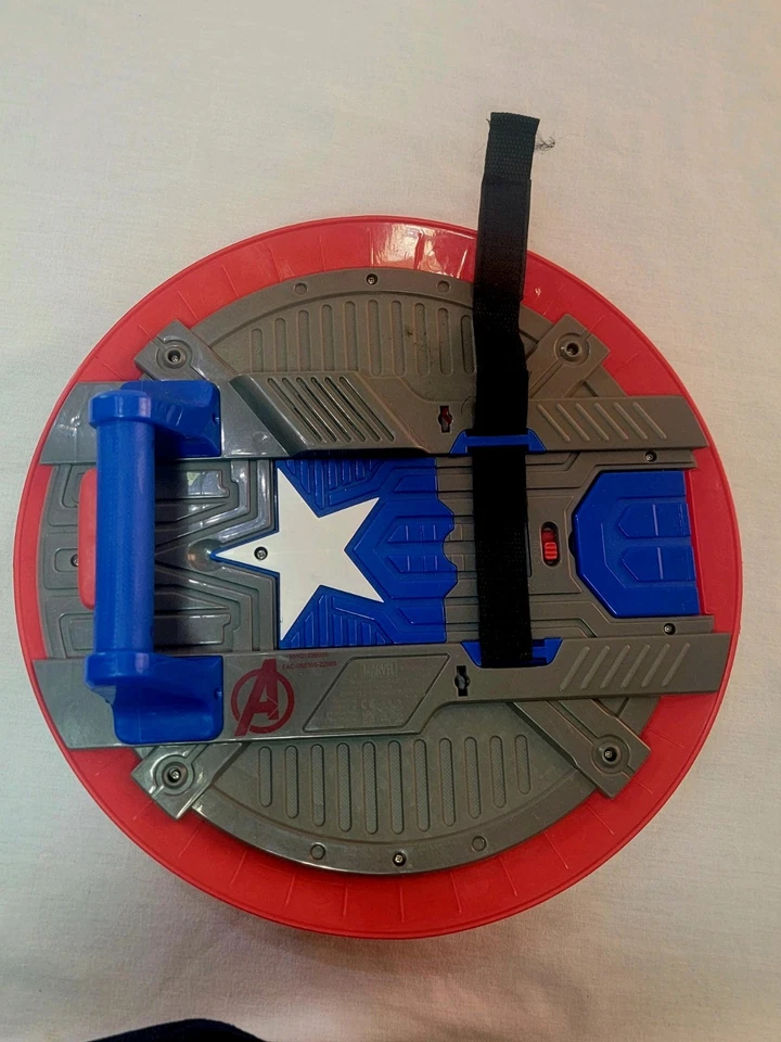 Disney Store Capitán América Escudo 12” Luz y Sonido Funcionando Juguete Marvel Foto 2 de 2