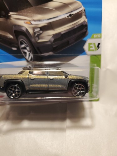 2025 Hot Wheels HW EV 6/10 Silverado EV RST 86/250 A1bx - Picture 3 of 10