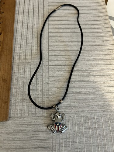 Puerto Rico Frog Pendent Necklace - Picture 2 of 6