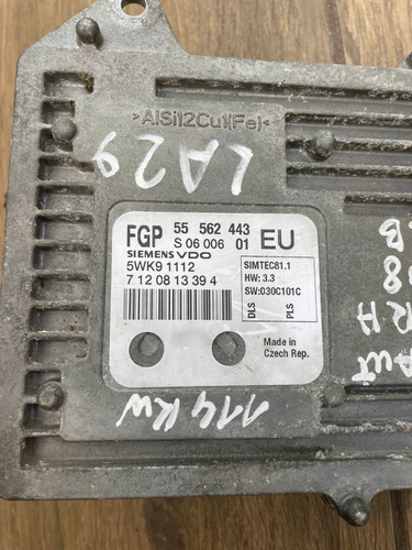 Vauxhall Vectra Engine Control Unit ECU 55562443 EU 2.2 Petrol siemens 5WK91112 - Picture 2 of 5