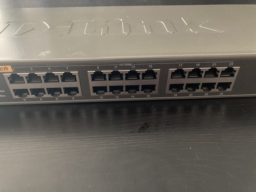 SWITCH D-link DES-1026G (24 ports 100 | 2 ports 1000) Ethernet-Schalter - TOP - Bild 2 von 7