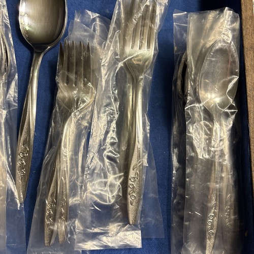 50 Pieces Vintage Superior Stainless RADIANT ROSE USA Flatware Silverware New - Picture 4 of 6