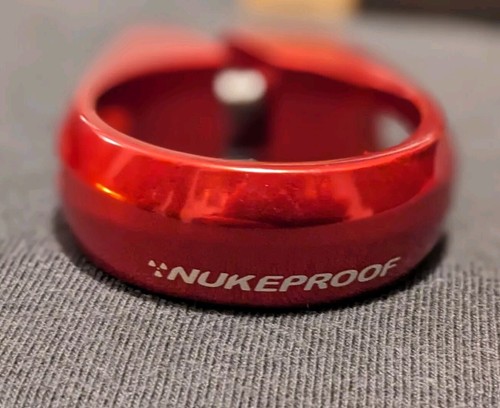 Abrazadera de tija de sillín Nukeproof Horizon ROJA 34,9 mm para adaptarse al poste de 31,8 mm CNC - Imagen 4 de 11