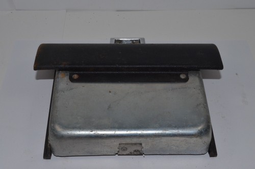 1970 MUSTANG BOSS 302 COUGAR FASTBACK COBRA JET LOWER DASH ASH TRAY W/O CONSOLE - Picture 6 of 13