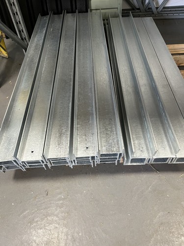 RSJ STAHL EISENBAHN SCHWELLENHALTER PFOSTEN - LANDSCHAFTSLÖSUNGEN FÜR IHRE TÜR - Bild 1 von 14