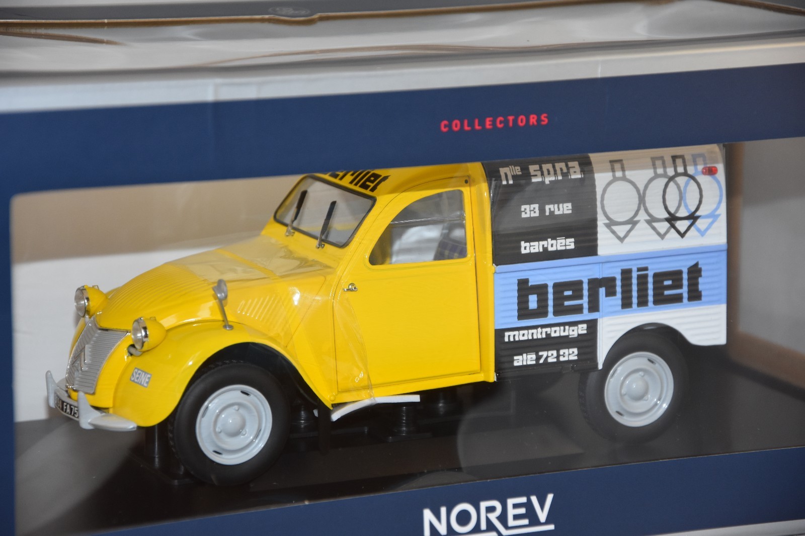 NOREV 181600 - Citroen 2CV Fourgonnette 1956 Assistance Berliet 1 18 0578f8 NOREV 181600 - Citroen 2CV Fourgonnette 1956 Assistance Berliet 1 18 0578f8