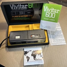 Vintage VIVITAR 600 Point 'n Shoot Pocket Camera & Case, Manual & OEM Paperwork