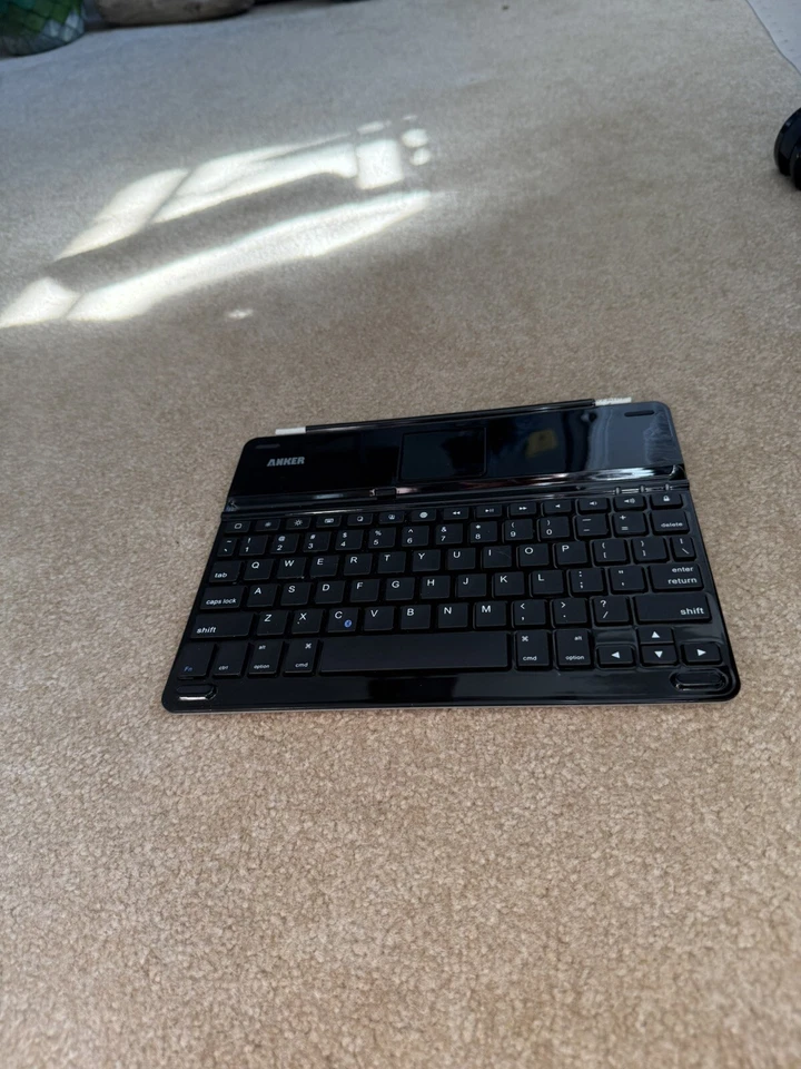 Teclado Anker Negro Ultra Delgado Bluetooth Aluminio Para iPad 4/3/2 Foto 2 de 4