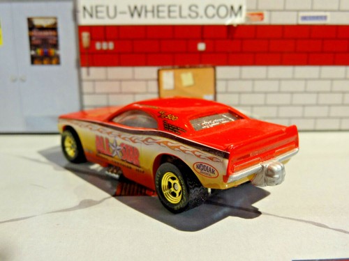 1970 DODGE CHALLENGER FUNNY CAR DRAG STRIP 1/64 DIECAST DIORAMA MODEL A1 - Picture 3 of 6