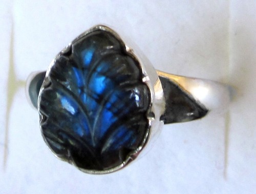Malagasy Labradorite Carved Leaf Ring / size 8 / 925 Sterling Silver / 6cts - Picture 1 of 5
