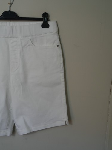 DKNY Jeans Shorts Damen Größe Large neu mit Etikett weiß Bermuda Taschen Denim (J1445) - Bild 2 von 8