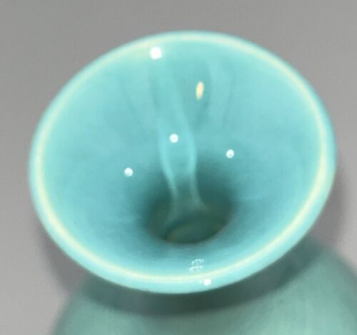 Vintage Studio Pottery Celadon Vase Signed Base 15cm tall - Picture 7 of 11