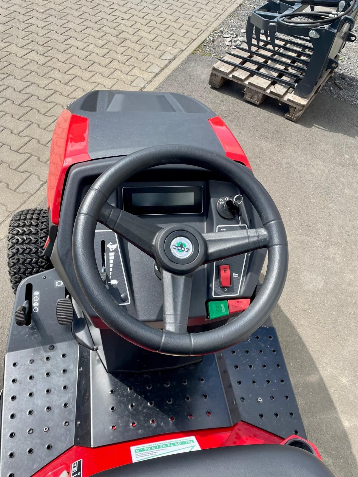 Rasentraktor Herkules HT102-24 XD NEO ALLRAD HOCHENTLEERUNG