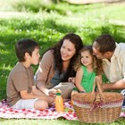 Rustikaler Picknickkorb aus Weide mit Deckel, handlicher Aufbewahrungskorb,