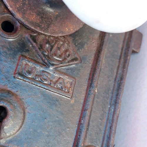 Atq White Porcelain Door Knob Set w Cast Iron Reo Shank & old lock Unrestored - Picture 10 of 10