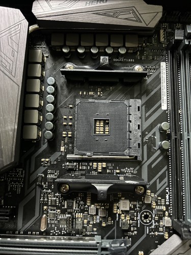 ASUS ROG CROSSHAIR VI HERO Socket AM4 AMD Motherboard - Wifi - Bild 2 von 3