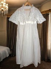 Vintage 1960s White Lace Robe Sz M Ruffle Nylon Satin Bow USA READ J13