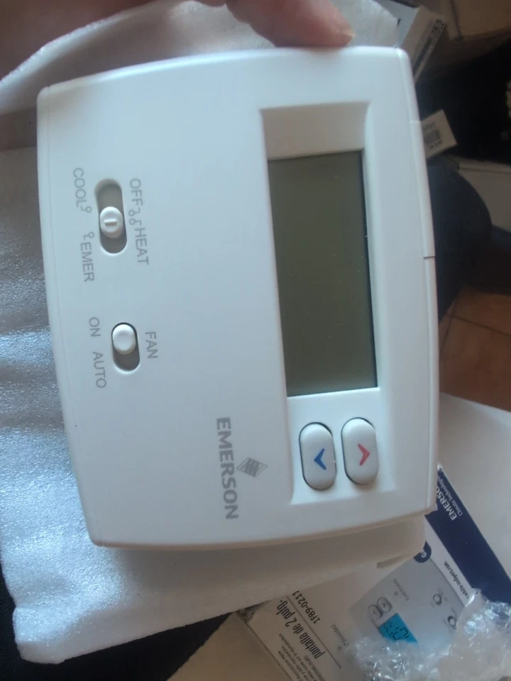 Termostato Emerson White Rodgers 1F89-0211 azul 2", bomba de calor, no programable Foto 3 de 4