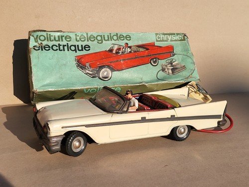 No tin toy 1950's FJ-France Jouets CHRYSLER NEWYORKER CABRIOLET bat.op 14" L.