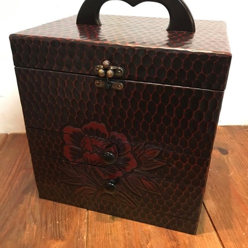 Japanese Kamakura Carved Wooden Cosmetics Box W10.8×D8.7×H13.4 W/Drawer & Mirror - Picture 18 of 19