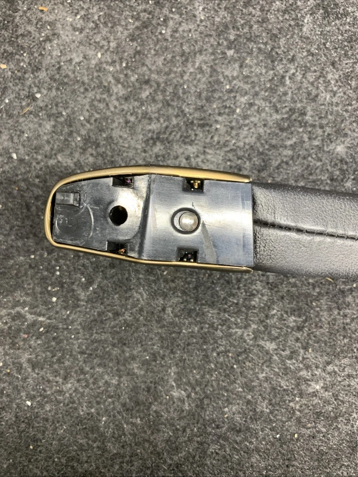 Correa de manija de tirador de puerta interior Lincoln Town Car 2003-2011 cuero negro OEM LTC Foto 4 de 4