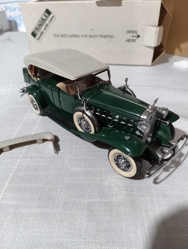 Franklin Mint 1932 Cadillac V16 Sport Phaeton Diecast - Picture 2 of 5