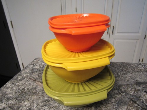 Lot of 3 Vintage 1970s Tupperware Servalier 3 Bowls with Sunny Lids - Picture 3 of 17