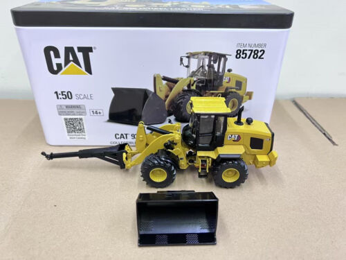 Caterpillar Cat 938 Compact Wheel Loader 1:50 DieCast Masters DM 85782 - Picture 6 of 13
