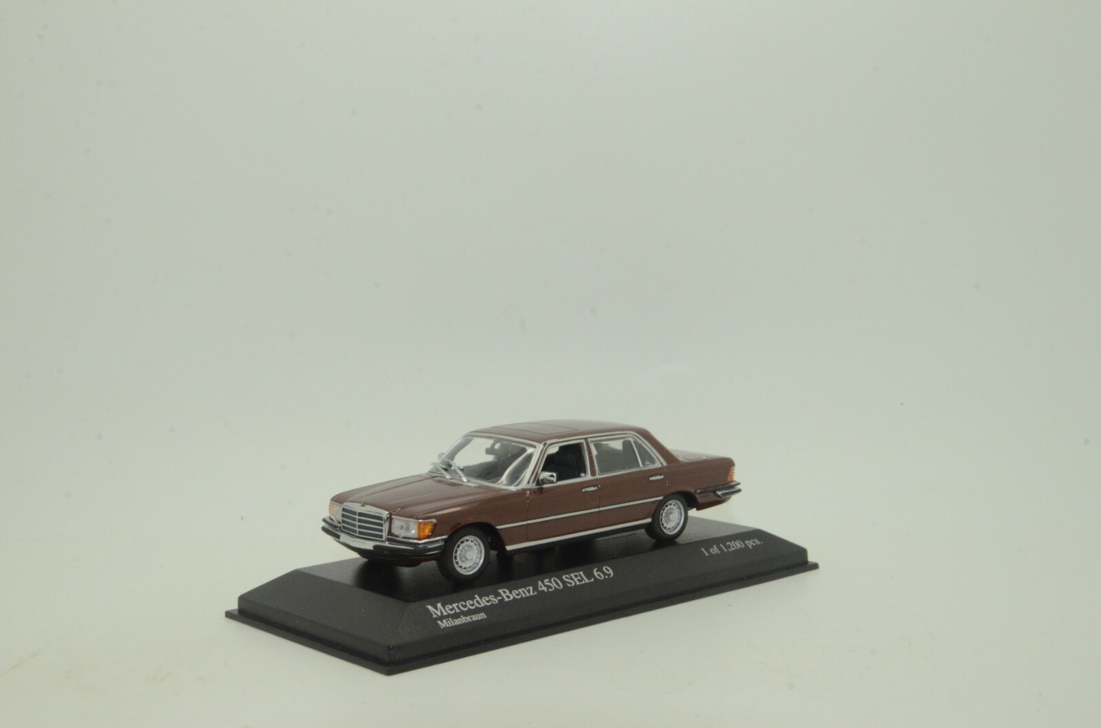 Mercedes 450 Sel 6.9 1974 Marrón Metálico Minichamps 39209 1 43 Mercedes 450 Sel 6.9 1974 Marrón Metálico Minichamps 39209 1 43