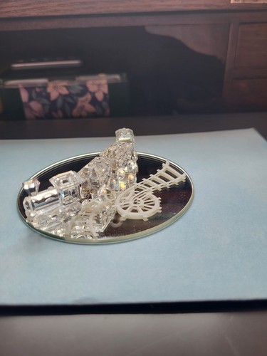 Swarovski crystal mini train #193014. Retired 2004. 4 pieces & mirror track.