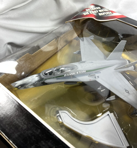 AIR POWER F18 HORNET DAMBUSTERS MASSSTAB 1:48 STANZGUSSFLUGZEUG KAPITÄN PHILLIP RIVERA - Bild 12 von 19