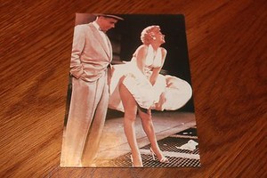 MARILYN-MONROE-Tom-Ewell-by-Sam-Shaw-Sexy-Legs-PANTY-Flash-Upskirt-Postcard