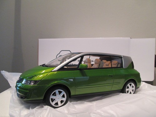 1 : 18  Renault Avantime  grün / green  OTTO OT815 !!!  1 von 999 limited - Bild 2 von 10