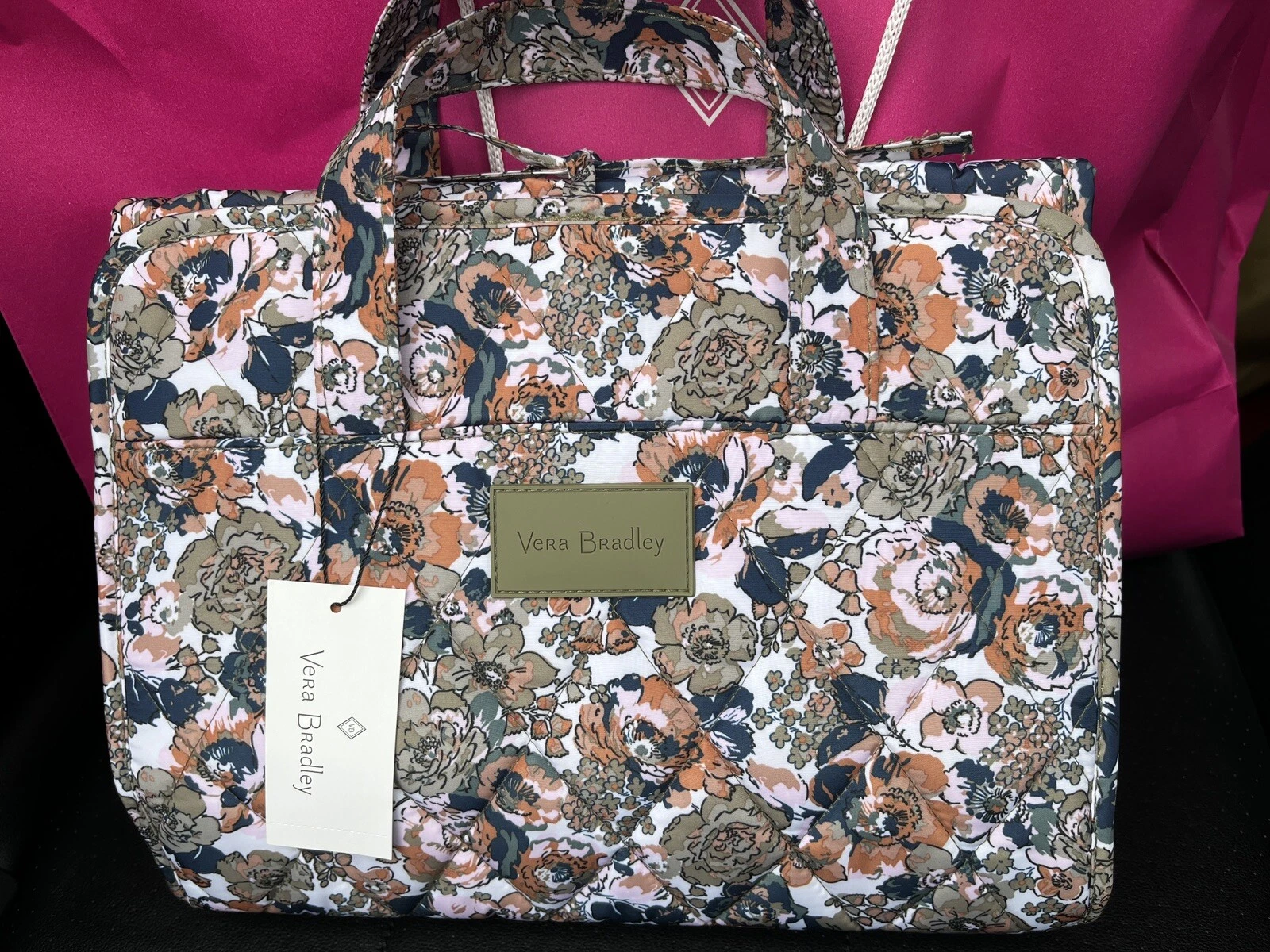 VERA BRADLEY PETITE EXUBERANT FLORAL SAGE Ultralight Hanging Travel Organizer
Opens in a new window 