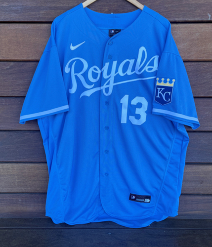 Team-Issued Jersey: Salvador Perez Signed Kansas City Royals - Picture 12 of 15