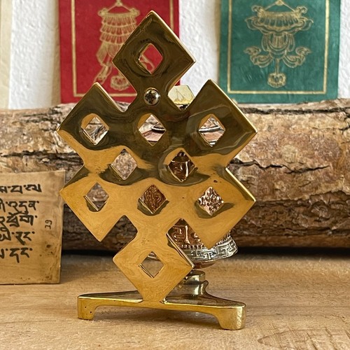 Rueda de oración nudo sin fin con mantra Om (parte superior de escritorio) 12,5 cm - Imagen 3 de 5