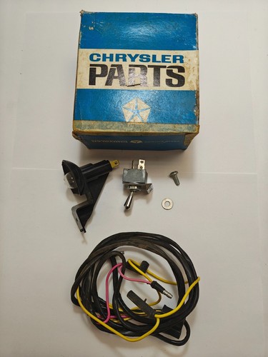 1968-1969 Plymouth Valiant Dart Courtesy Map Lamp Light Package 2864322 NOS - Picture 5 of 6