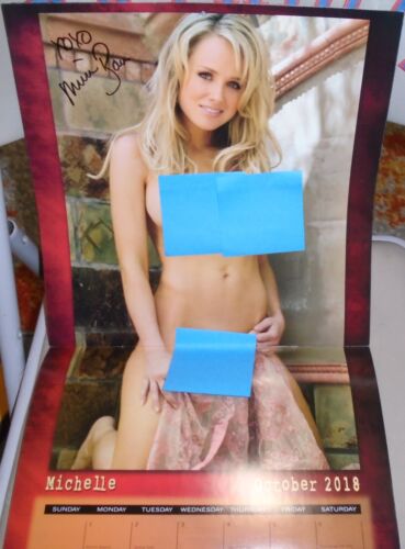 MYSTIQUE X-POSED 2018 - MICHELLE BAENA - SIGNIERTER KALENDER - MARK DAUGHN - Bild 2 von 2